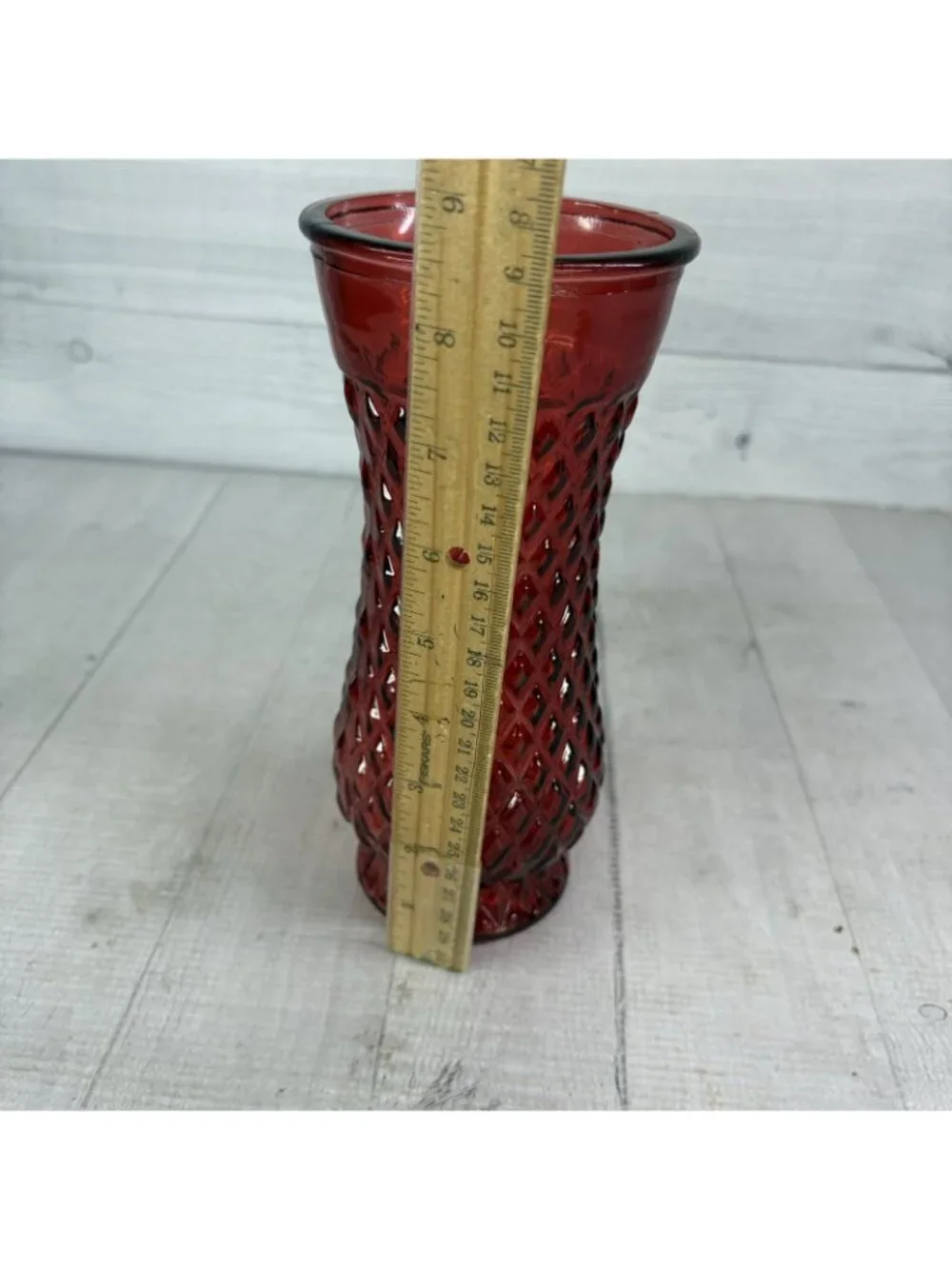 Ruby Red 993# Criss Cross Diamond Design 8.5